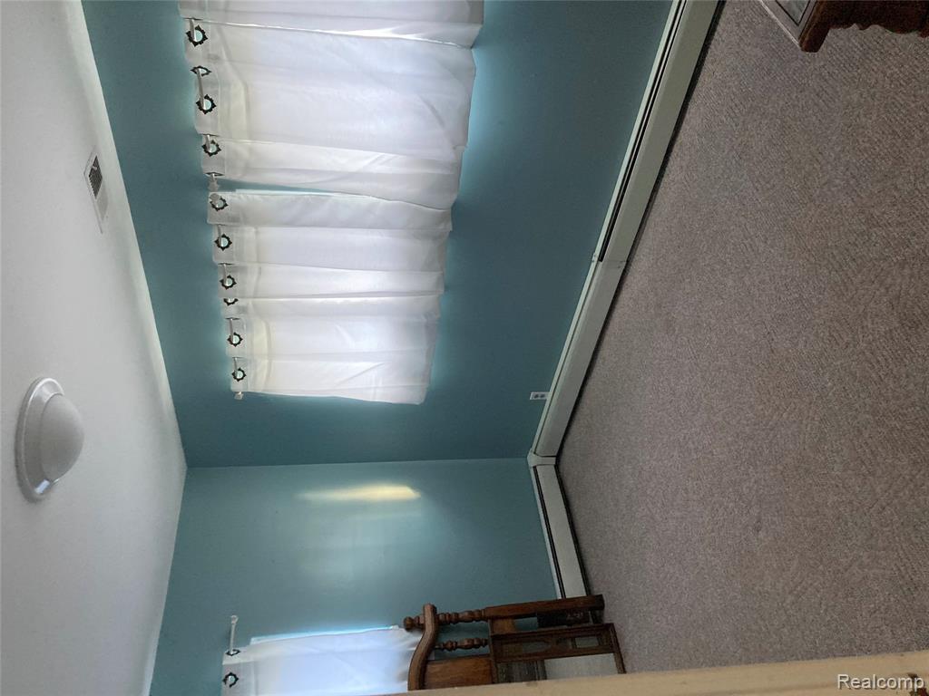 931 E Kalama Avenue, Madison Heights, MI 48071 — Photo 12
