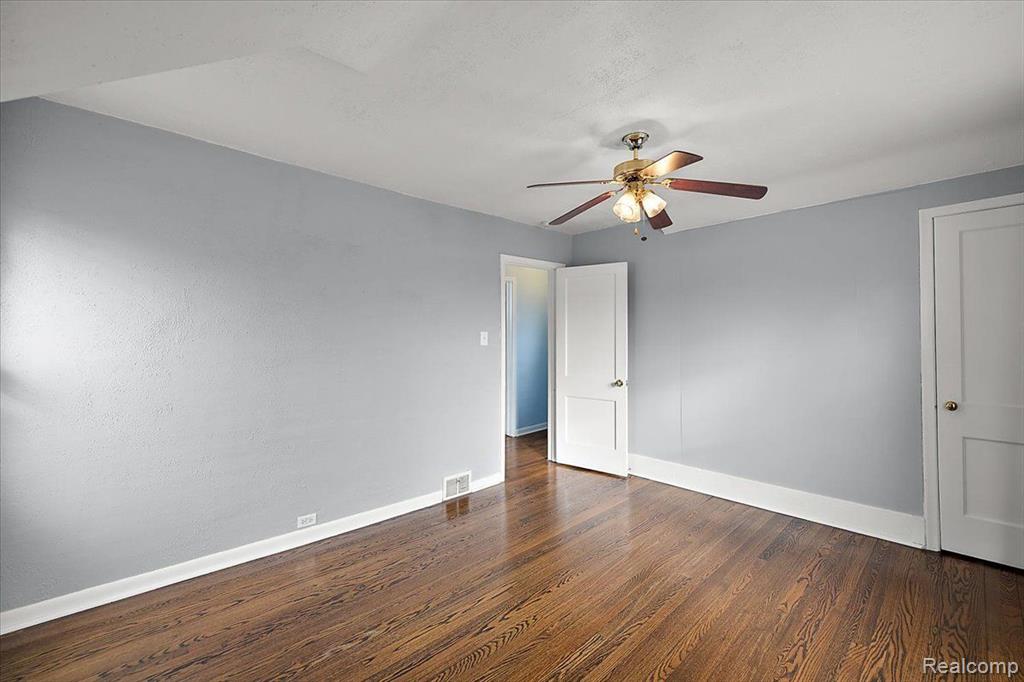 60 W Elmwood Avenue, Clawson, MI — Photo 27