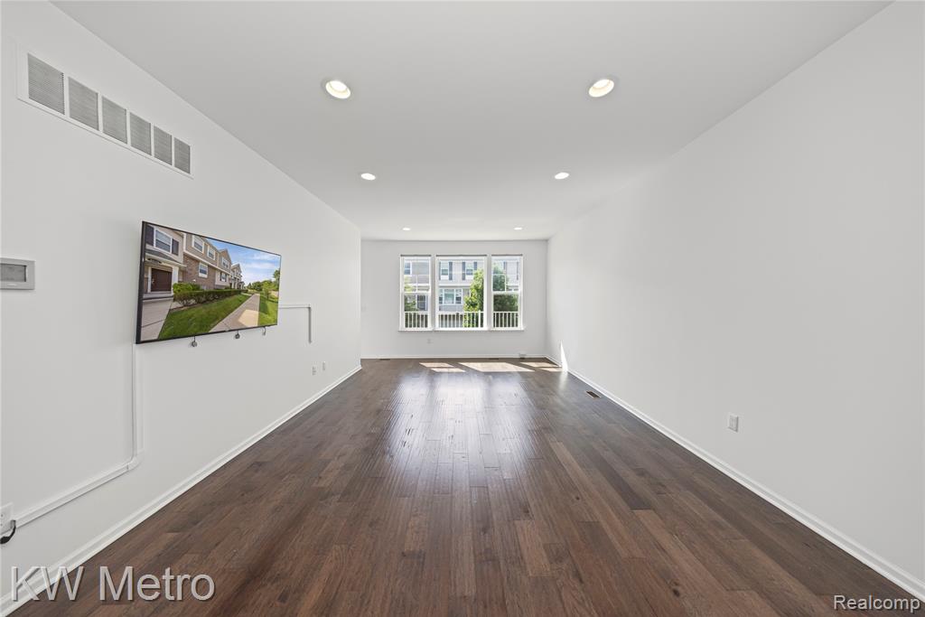 4636 Bradley Circle, Troy, MI 48085 — Photo 5