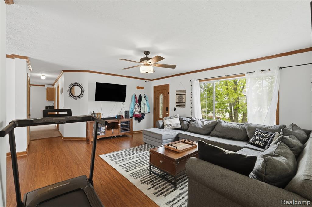11105 Wood Run Circle, South Lyon, MI 48178 — Photo 5