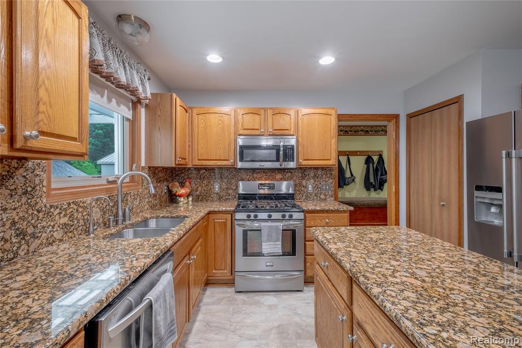 8420 Beers Road, Swartz Creek, MI 48473 — Photo 2