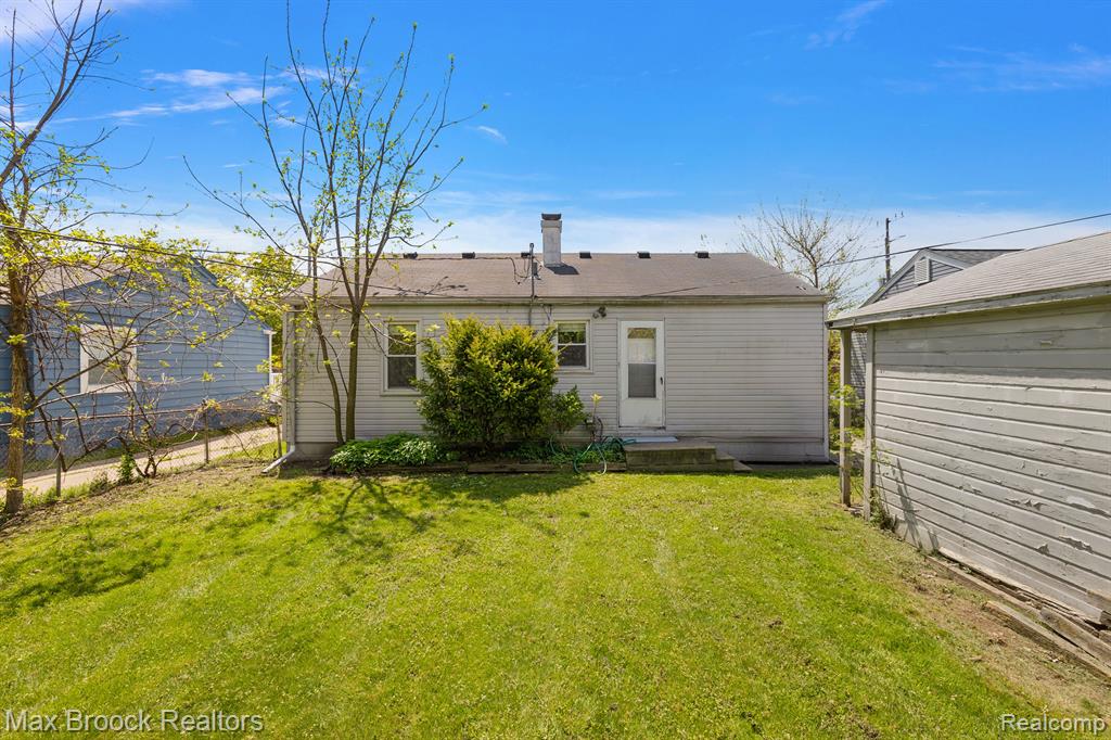 561 Bennett Avenue, Ferndale, MI 48220 — Photo 18