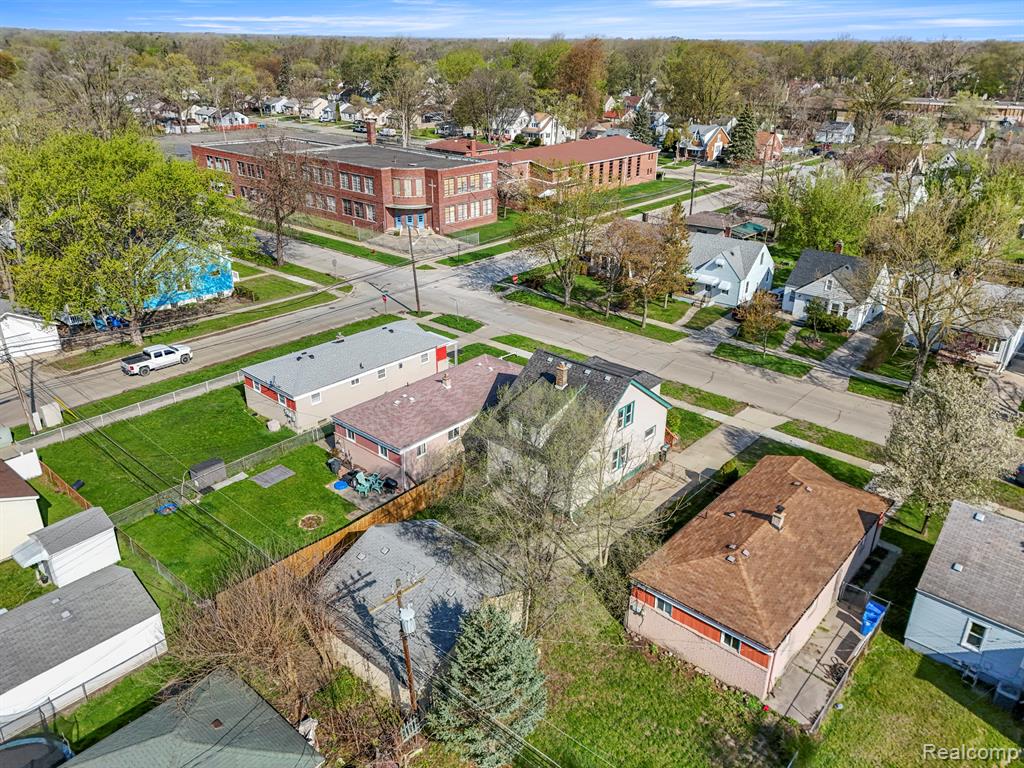 26045 Eton Avenue, Dearborn Heights, MI 48125 — Photo 32
