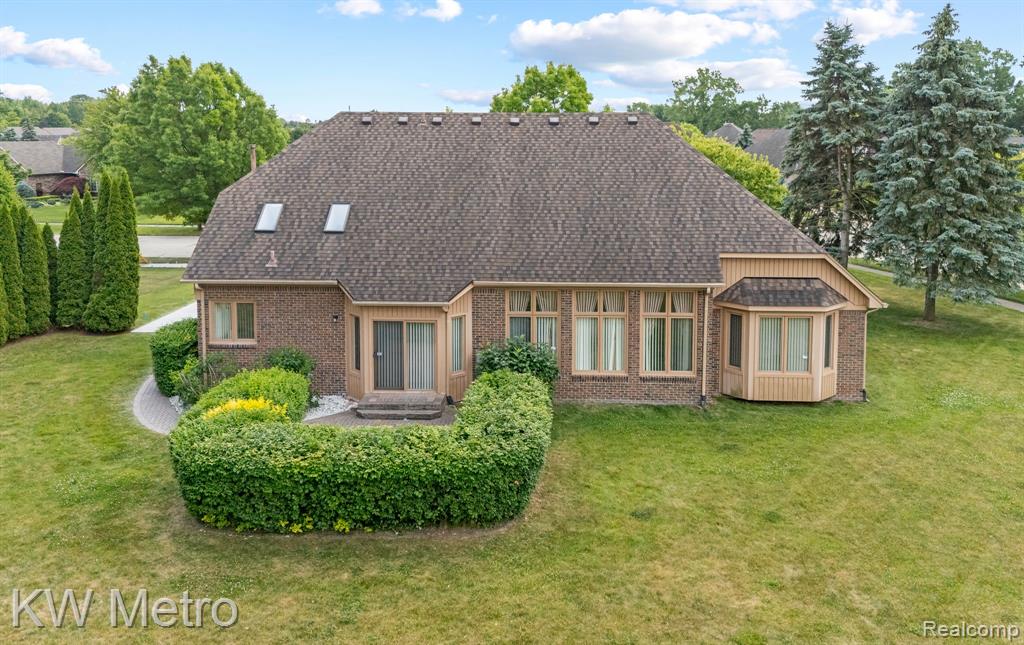3953 Lake Forest Drive, Sterling Heights, MI 48314 — Photo 37