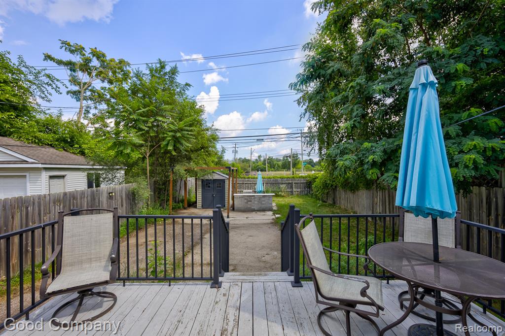 573 E Oakridge Street, Ferndale, MI 48220 — Photo 35
