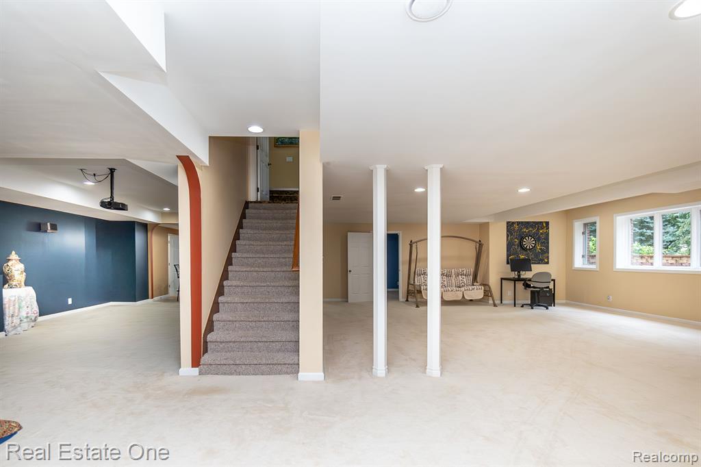 18090 Peninsula Way, Northville, MI 48168 — Photo 75