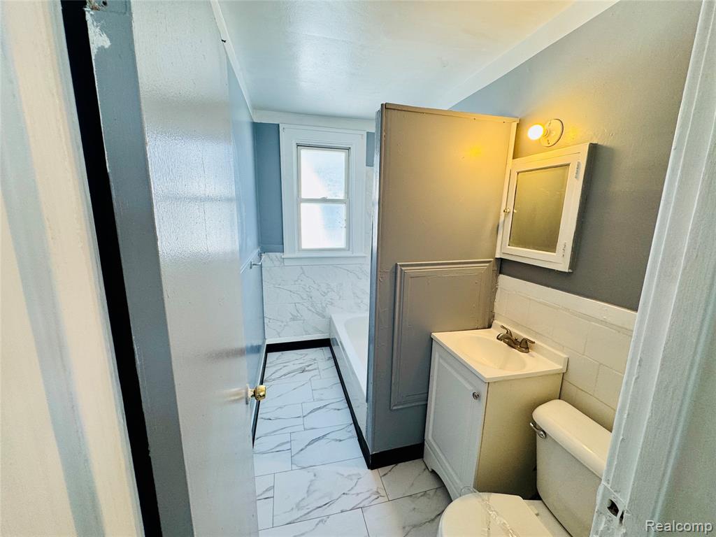 11667 Mitchell Street, Hamtramck, MI 48212 — Photo 18