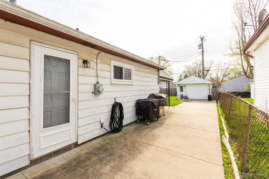 7615 DEERING Street, Westland, MI — Photo 23