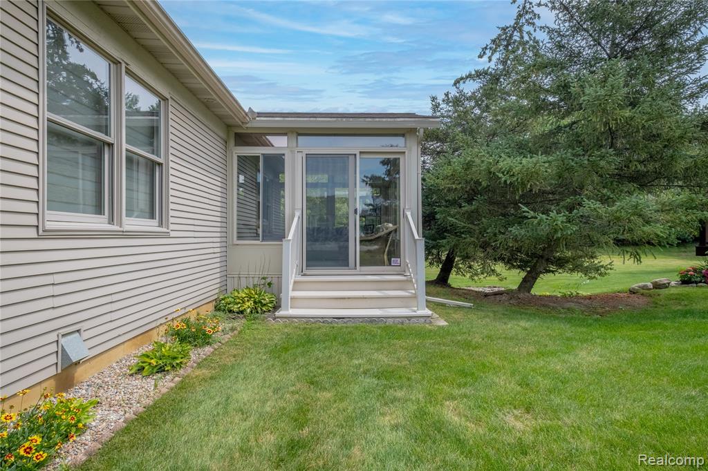 575 Rolling Hills Lane, Lapeer, MI 48446 — Photo 23