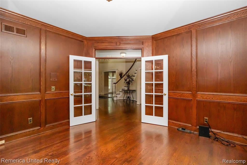 54501 Salem Drive, Shelby Twp, MI 48316 — Photo 10