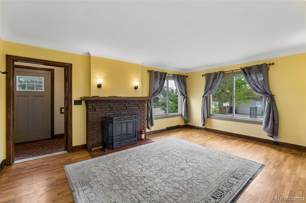 317 E Grand River Avenue, Fowlerville, MI 48836 — Photo 2