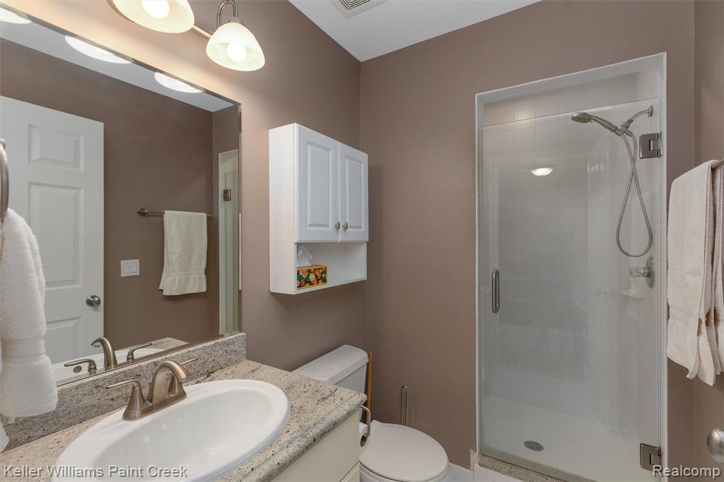 676 Majestic, Rochester Hills, MI 48306 — Photo 38