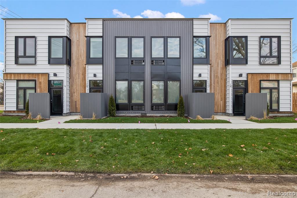7631 E Lafayette, Detroit, MI 48214 — Photo 2