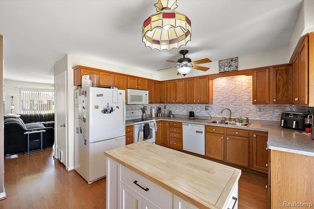 47445 LIZABETH Drive, Chesterfield, MI 48047 — Photo 9