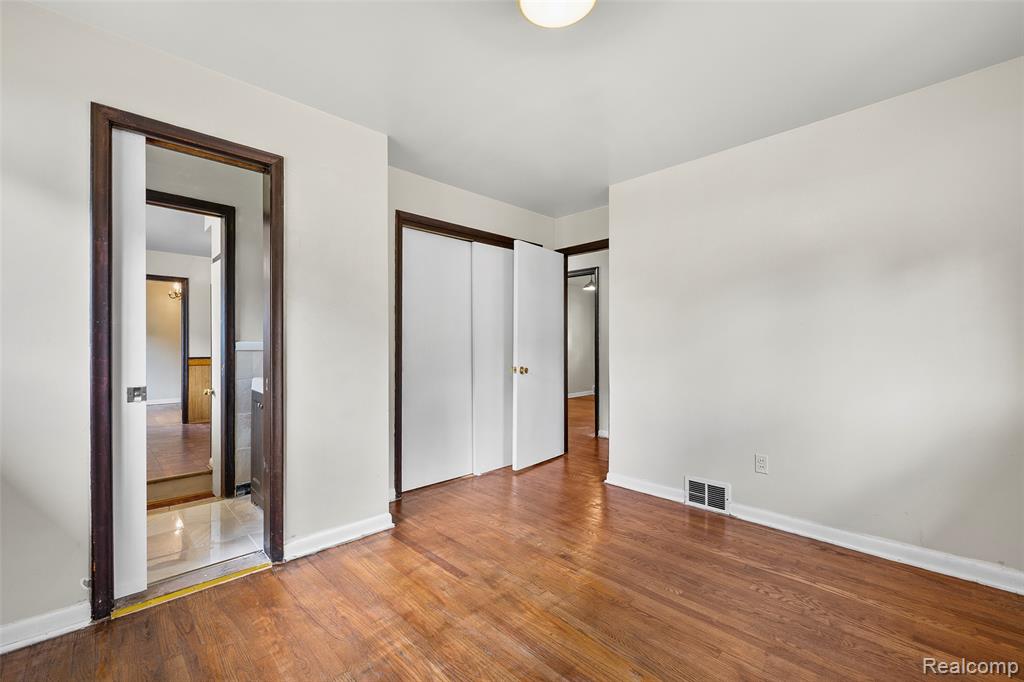 8630 N Evangeline Street, Dearborn Heights, MI 48127 — Photo 23