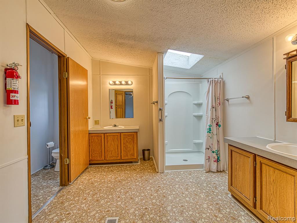 13749 Heritage Street, Carleton, MI 48117 — Photo 17