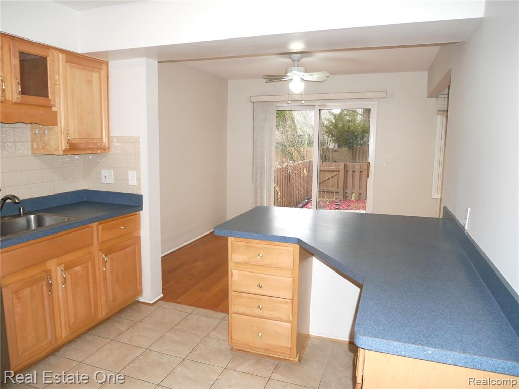 5082 Buckingham, Troy, MI 48098 — Photo 13