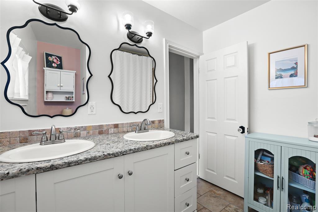 4325 Olivia Avenue, Royal Oak, MI 48073 — Photo 21
