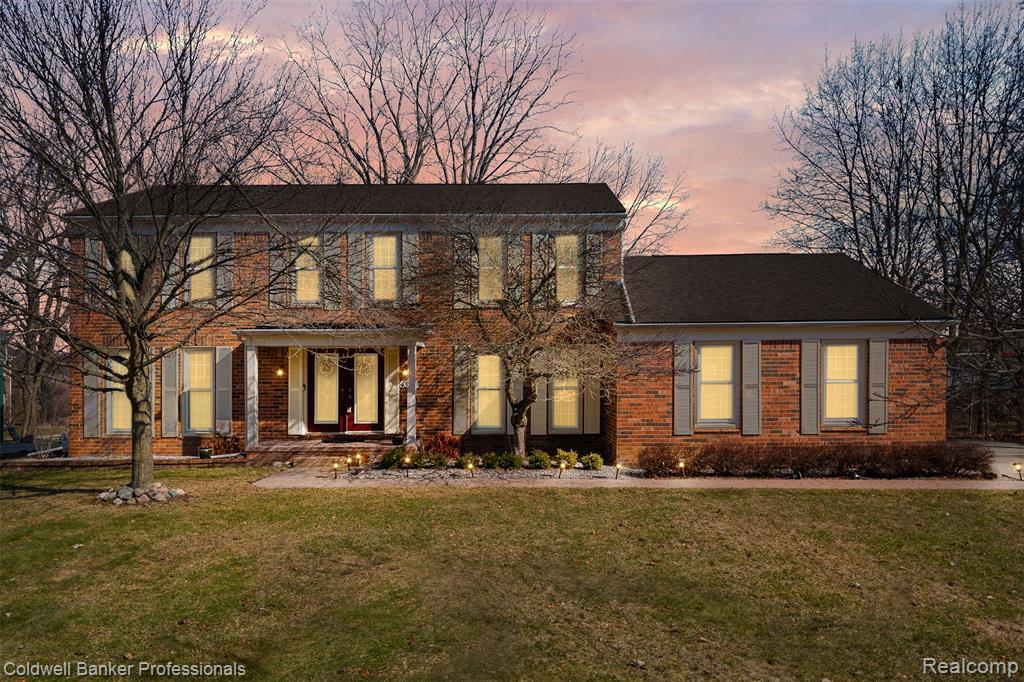 4347 Apple Valley Lane, West Bloomfield, MI 48323 — front exterior
