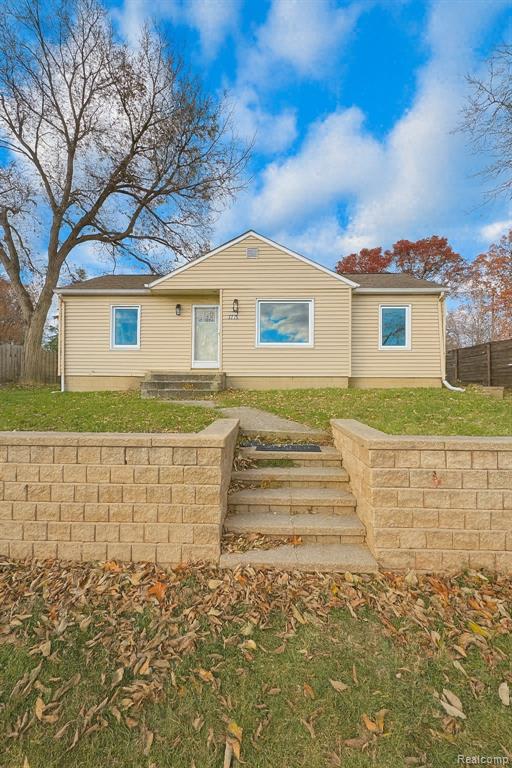 7276 Andersonville Road, Clarkston, MI — front exterior