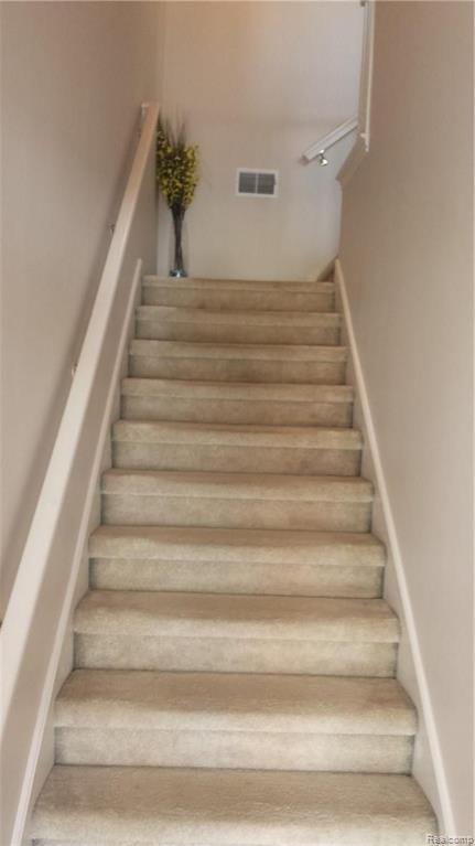 28339 Carlton Way Drive, 33, Novi, MI 48377 — Photo 3