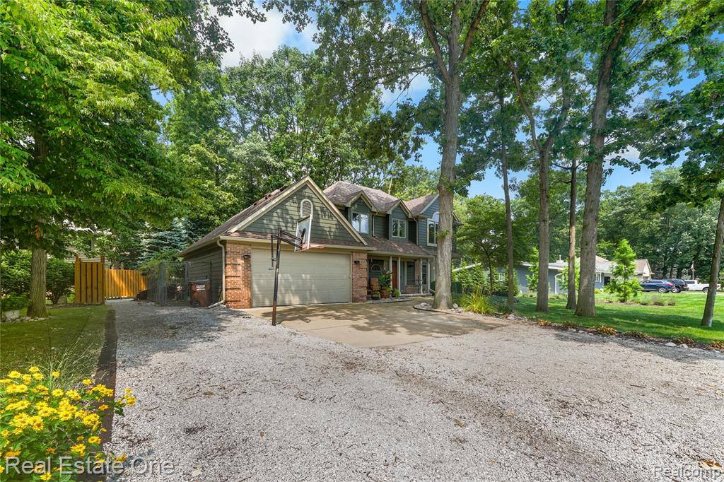 8745 Birchwood Drive, Berlin, MI 48166 — Photo 2