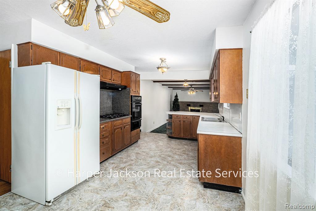 11637 E Lansing Road, Durand, MI 48429 — Photo 9