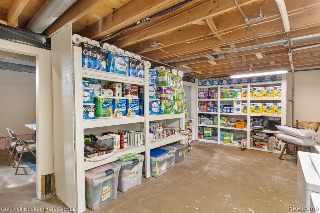 921 MACE Avenue, Madison Heights, MI 48071 — Photo 23