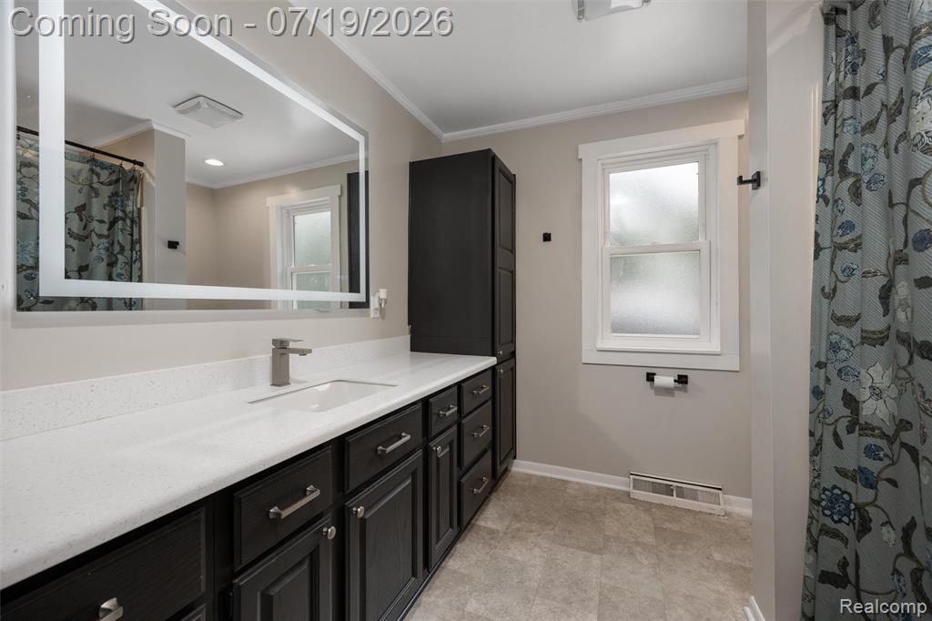 4174 Bunker Avenue, West Bloomfield, MI 48323 — Photo 13