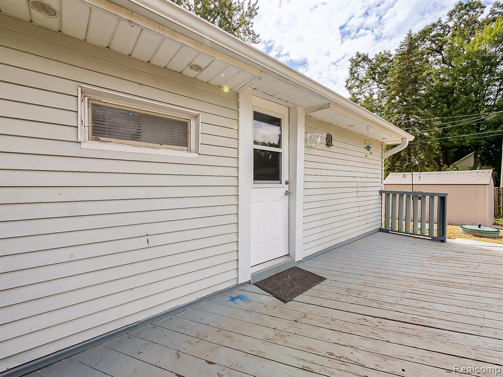 9526 Cedar Island Road, White Lake, MI — Photo 28