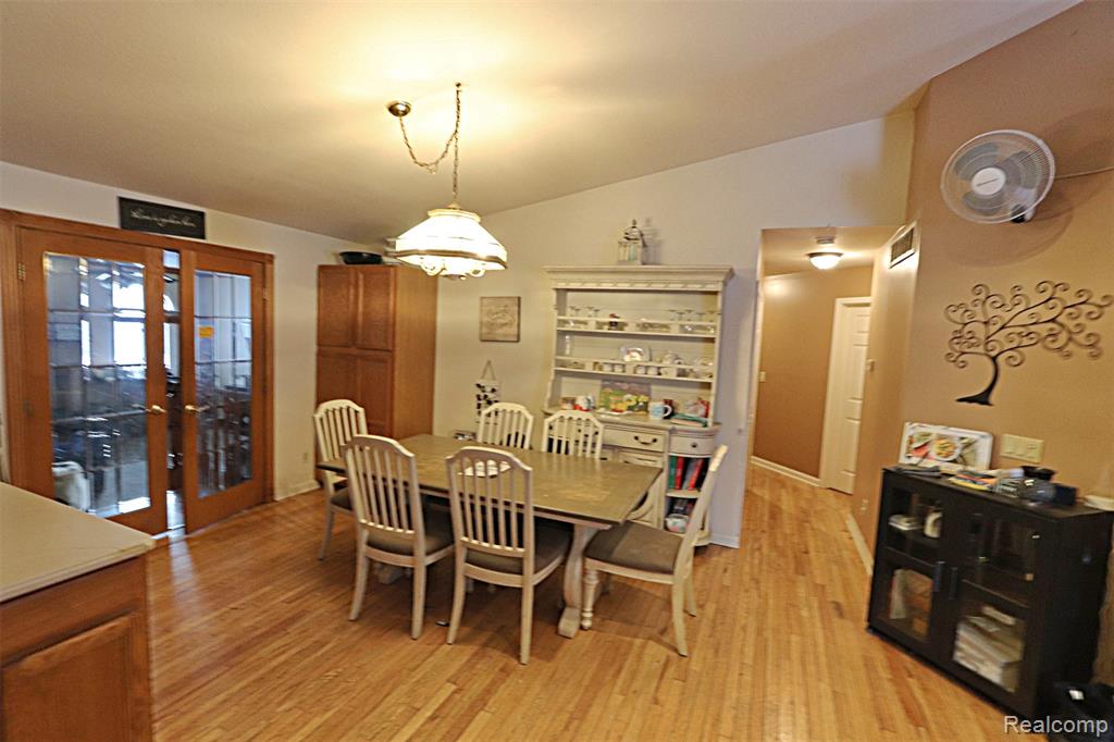 31657 Sibley Road, New Boston, MI 48164 — Photo 21