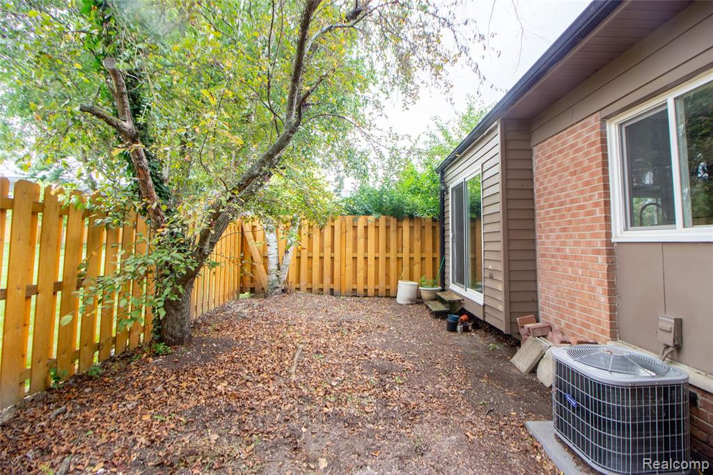 3425 Burbank Drive, Ann Arbor, MI 48105 — Photo 10