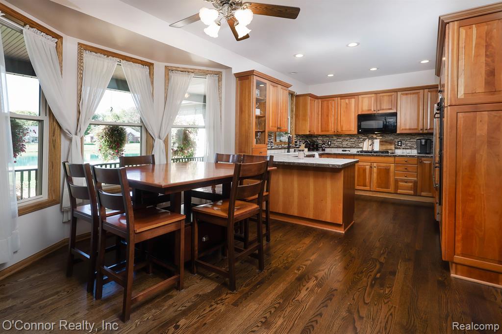 765 Lomasney Lane, Marysville, MI 48040 — Photo 17
