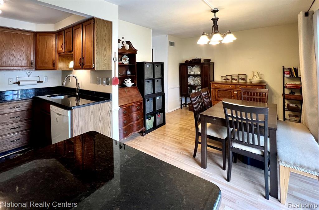 24584 BASHIAN Drive, Novi, MI — Photo 12
