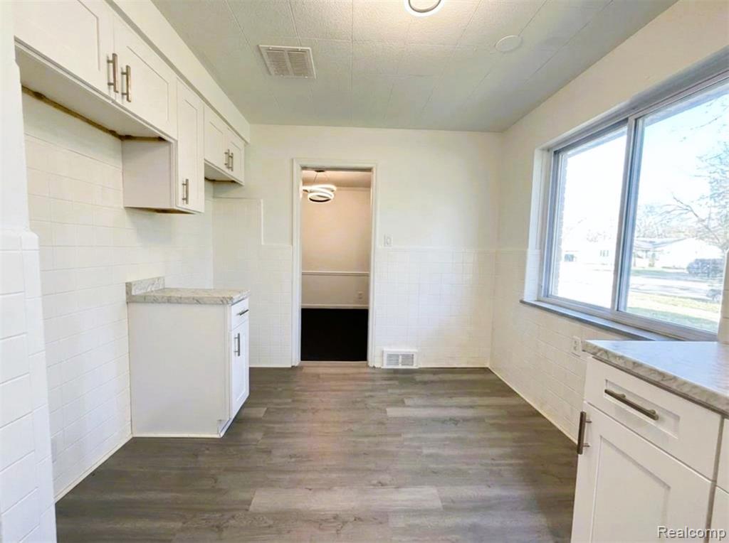 8573 E Outer Drive, Detroit, MI 48213 — Photo 19