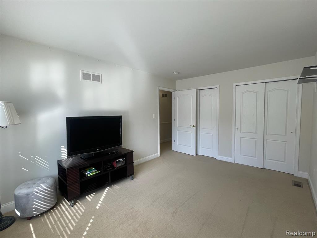 49676 Timber Trail, Novi, MI — Photo 33