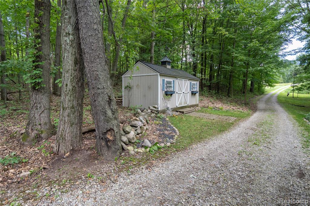 1613 Tu Van Trail, Leonard, MI 48367 — Photo 45