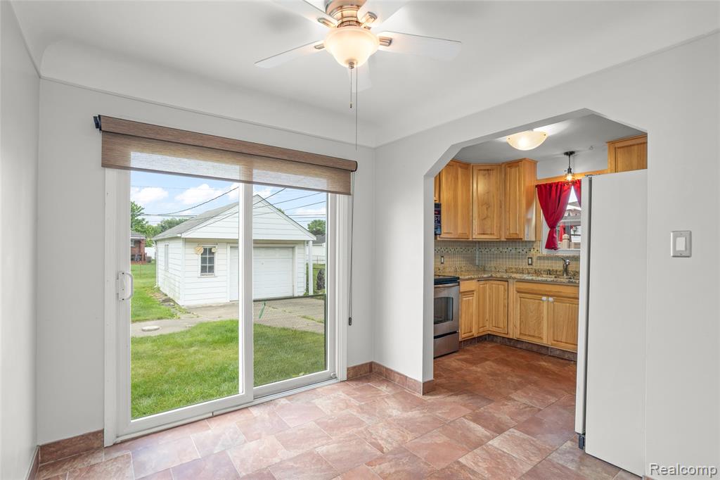 6553 Norwood Avenue, Allen Park, MI 48101 — Photo 7