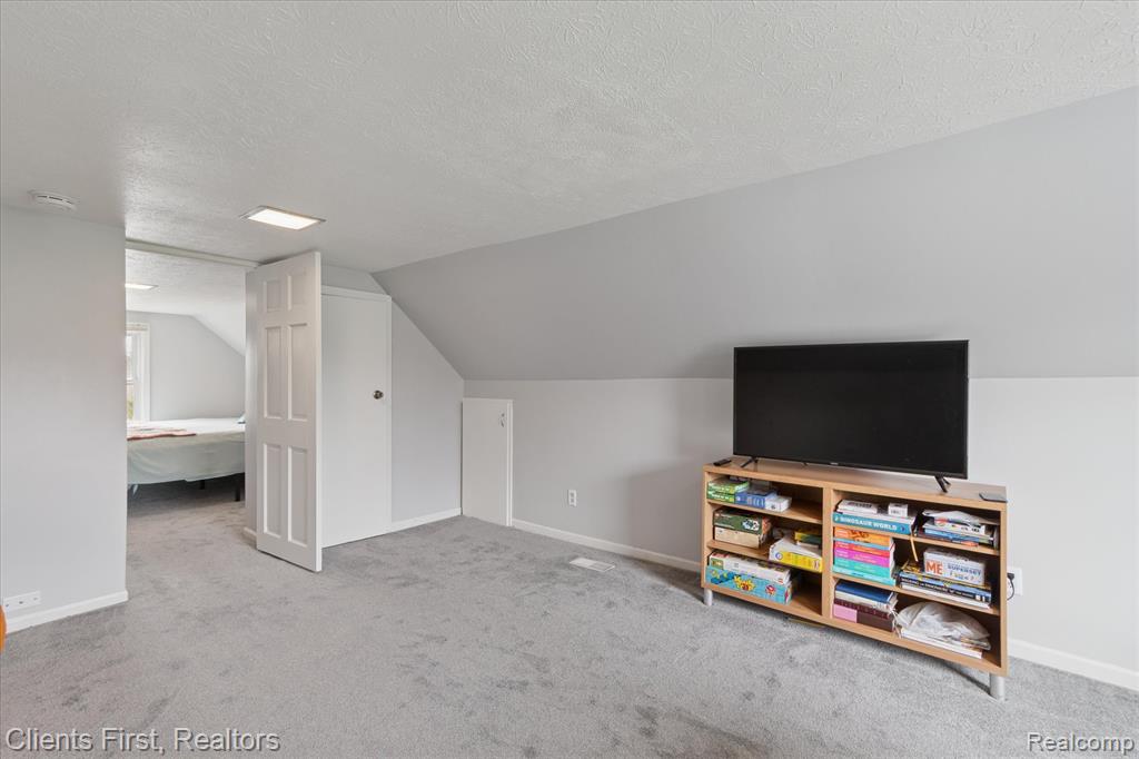6550 Hitchingham Road, Ypsilanti, MI 48197 — Photo 27
