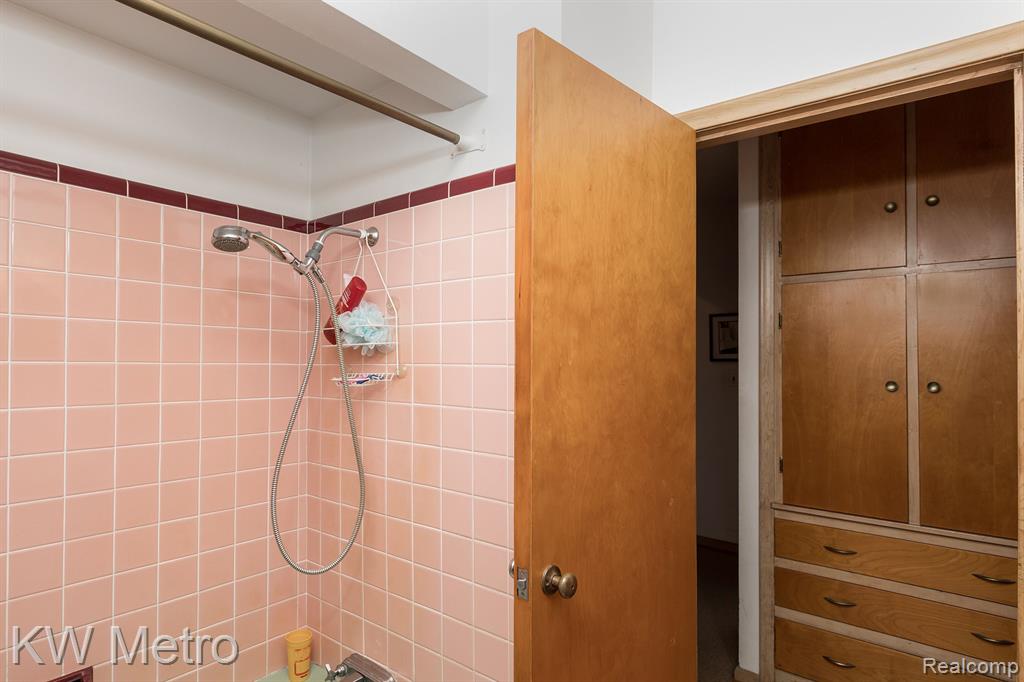 49151 RIDGE Court, Northville, MI 48168 — Photo 12