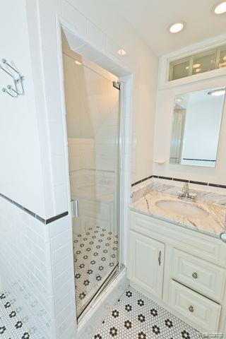 8642 HENDRIE Boulevard, Huntington Woods, MI — Photo 43