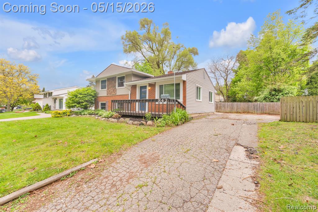 842 Bird Song Drive, Milford, MI 48381 — Photo 8