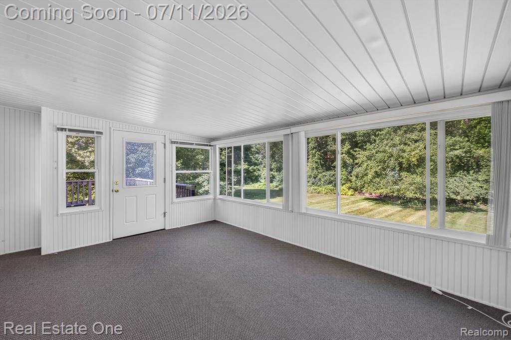 5128 Queensway, Howell, MI 48843 — Photo 18