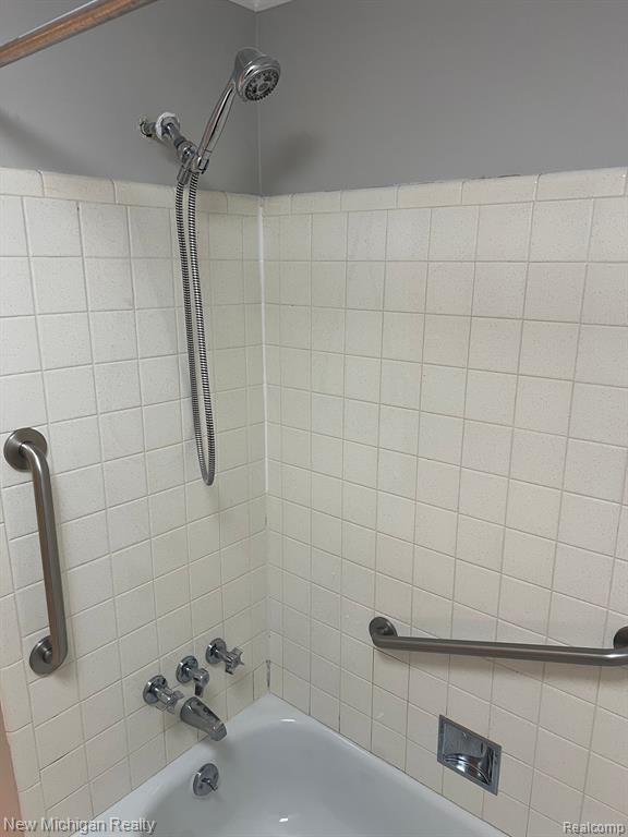 8272 KARAM Boulevard, Warren, MI 48093 — Photo 16