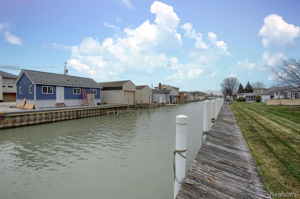 46070 EDGEWATER Drive, Chesterfield, MI, 48047