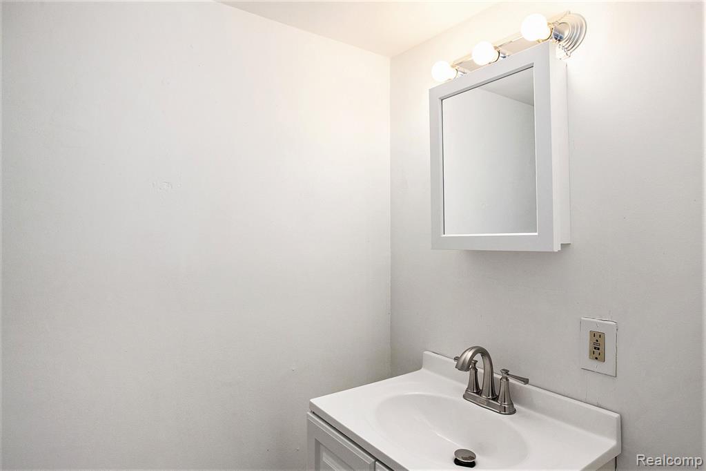 61 N Tasmania Street, Pontiac, MI 48342 — Photo 13
