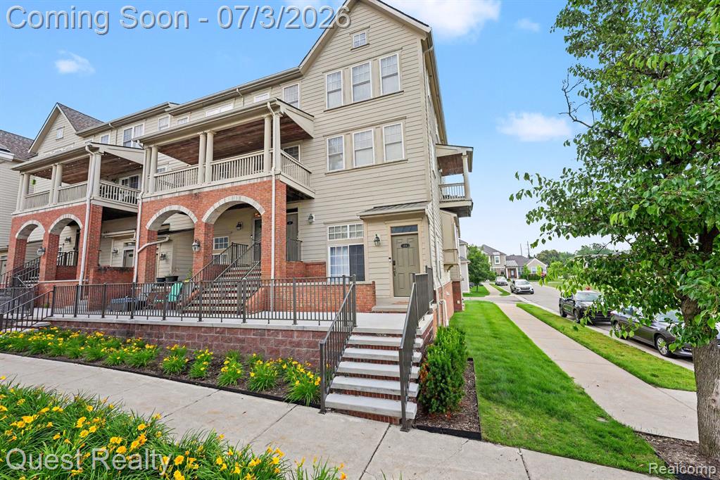 168 Amys Walk Walk, Auburn Hills, MI 48326 — Photo 2