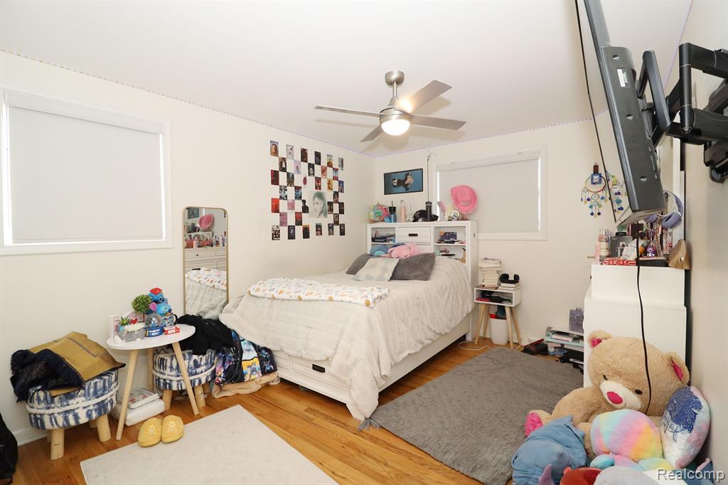 693 CRONIN Drive, Dearborn Heights, MI 48127 — Photo 20