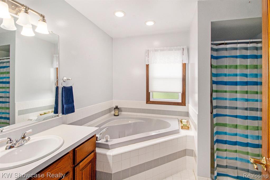 10281 GREENBRIER, Brighton, MI 48114 — Photo 17