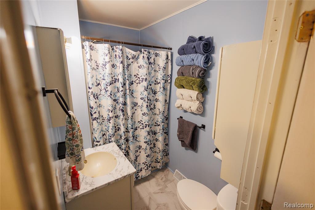 3246 Comer Drive, Flint, MI 48506 — Photo 6